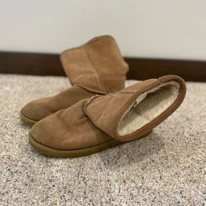 Light brown winter boots